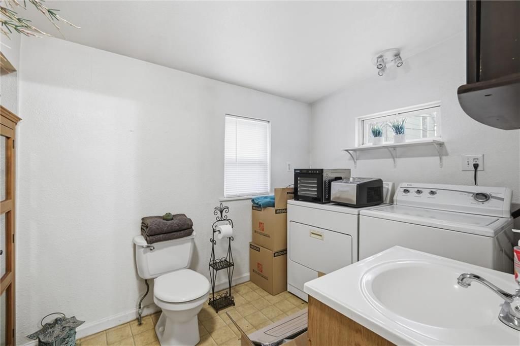 526 Kiowa Street — photo 13