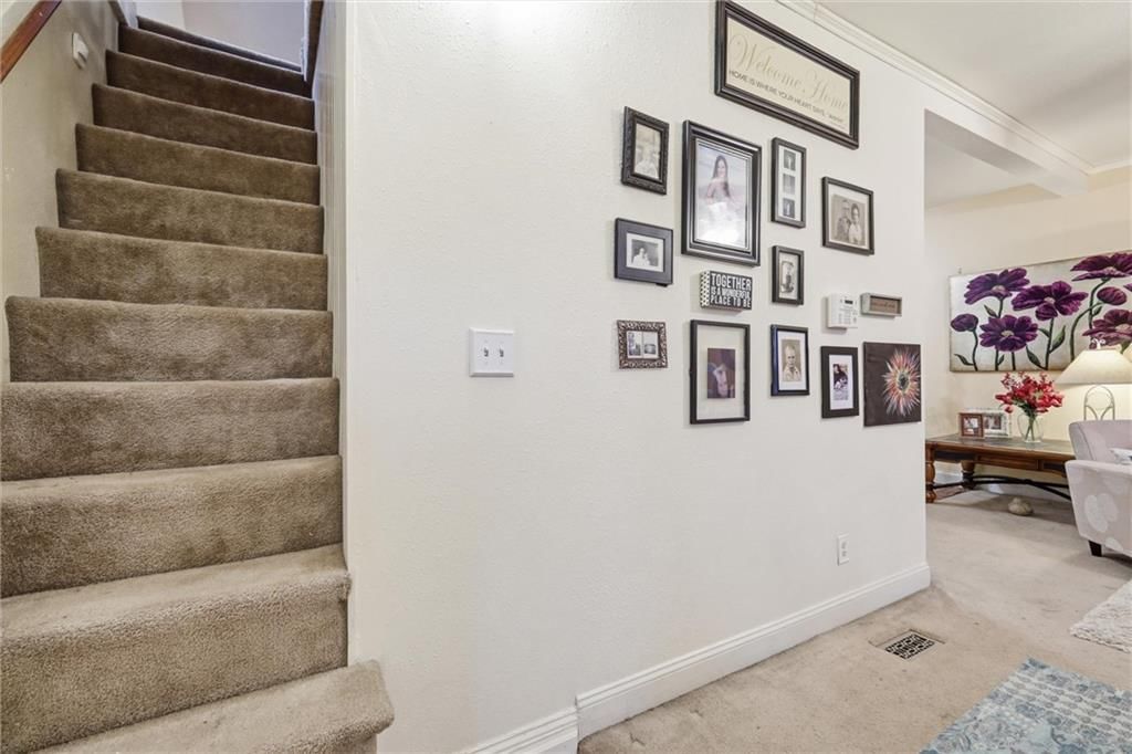 526 Kiowa Street — photo 15