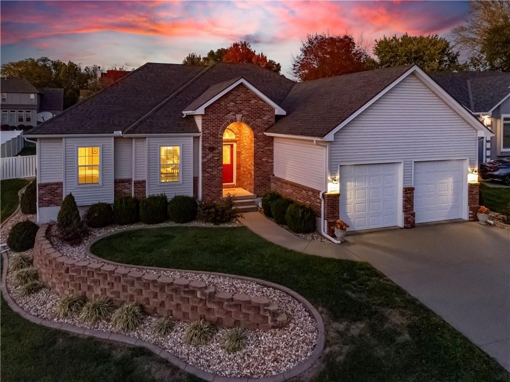 1511 NE Craigievar Court, Blue Springs, MO