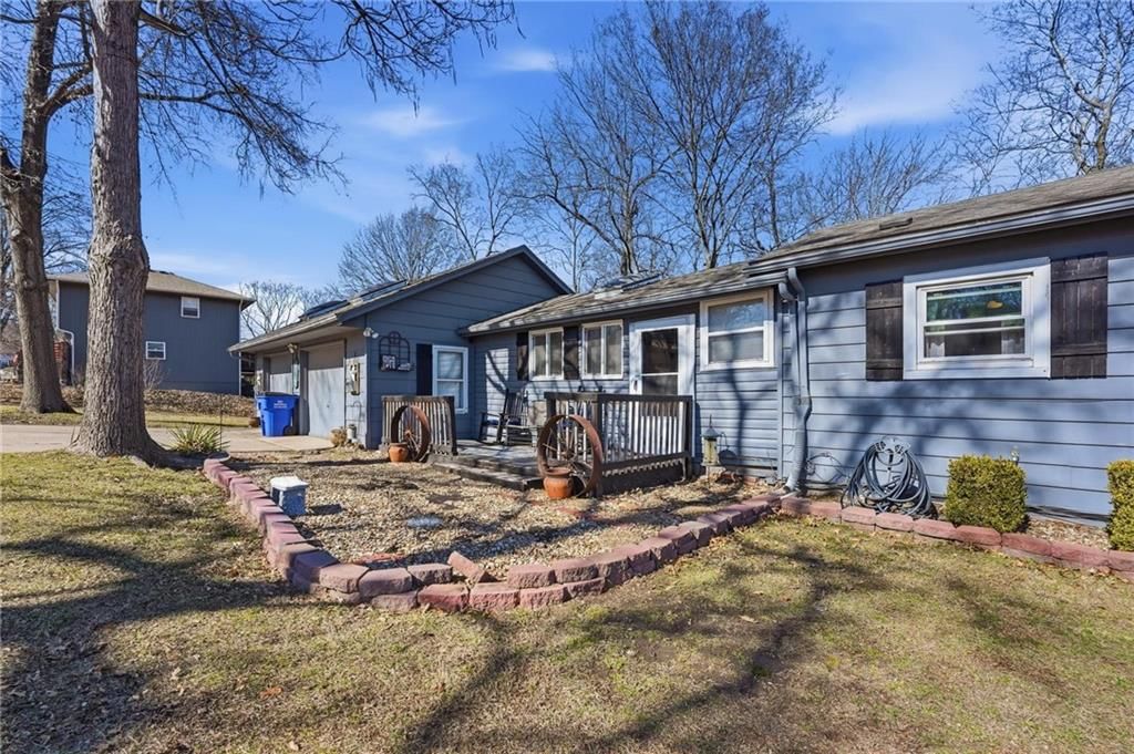 7414 N Troost Avenue — photo 2