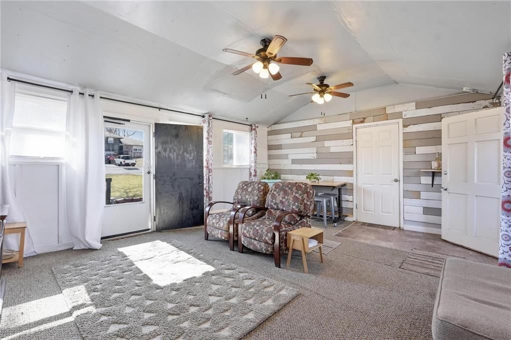 7414 N Troost Avenue — photo 4