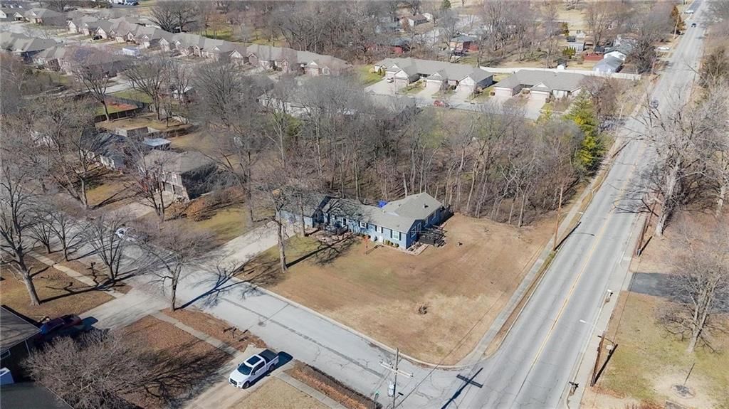 7414 N Troost Avenue — photo 19
