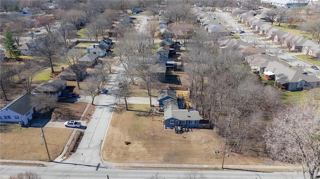 7414 N Troost Avenue — photo 20