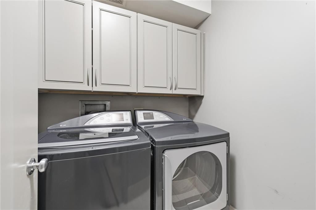 310 W 49th Street — photo 12