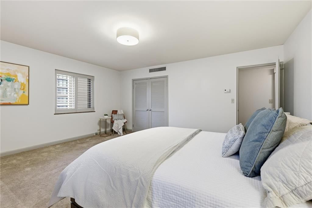 310 W 49th Street — photo 16