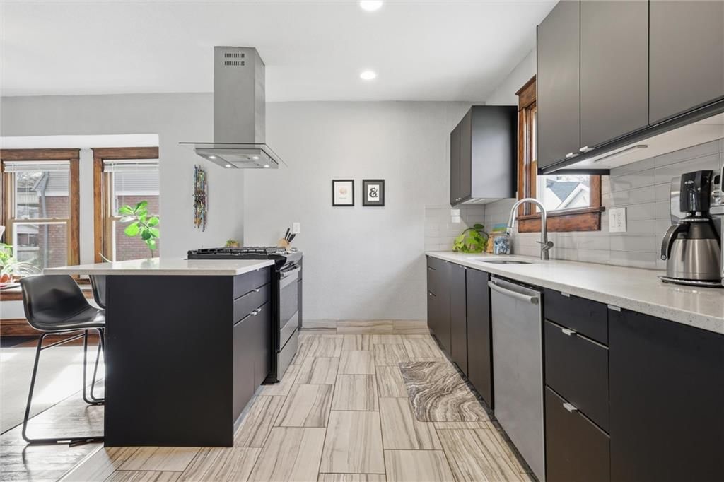 4128 Mercier Street — photo 15