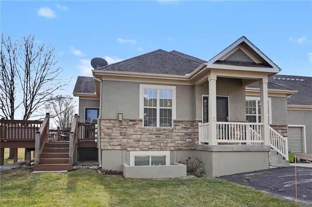 2250 Lake Pointe Drive — photo 1