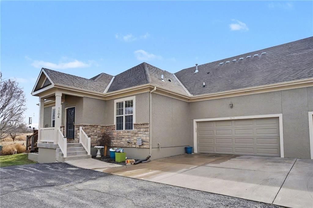 2250 Lake Pointe Drive — photo 2