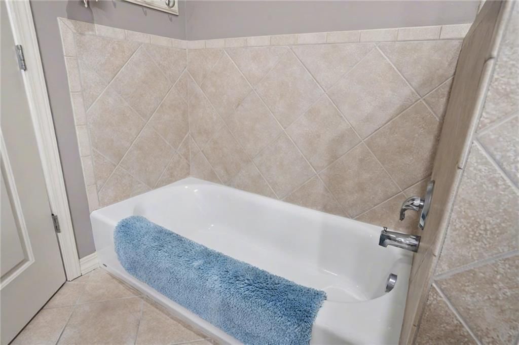 2250 Lake Pointe Drive — photo 18