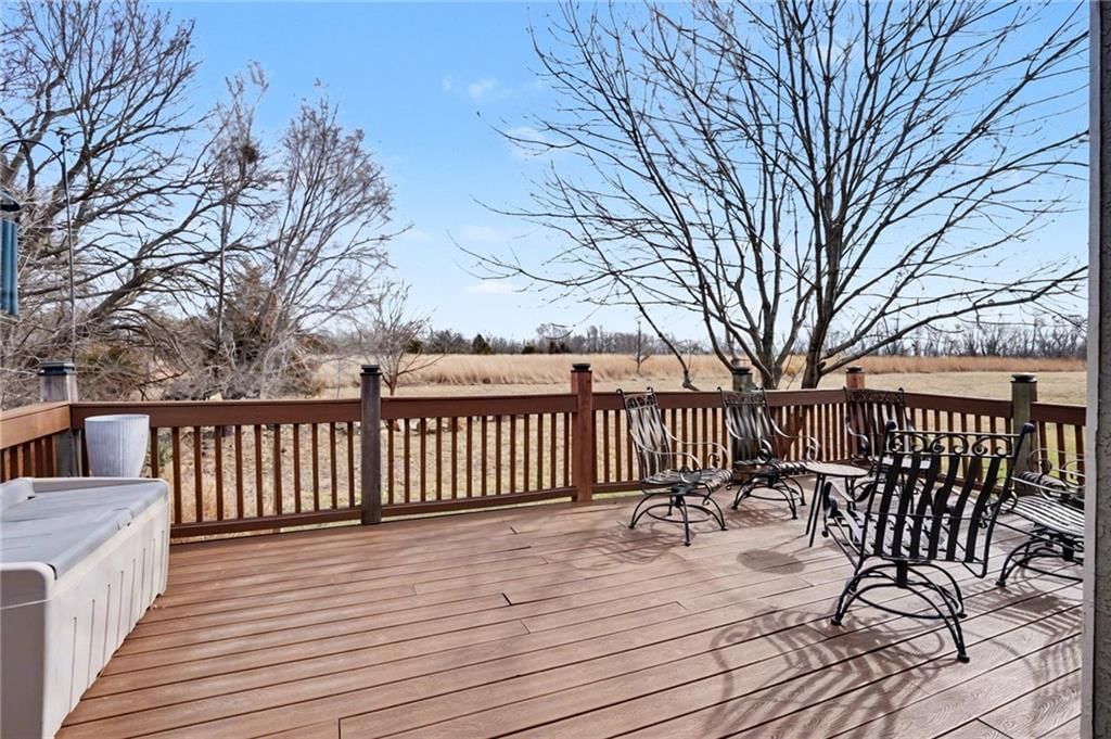 2250 Lake Pointe Drive — photo 25