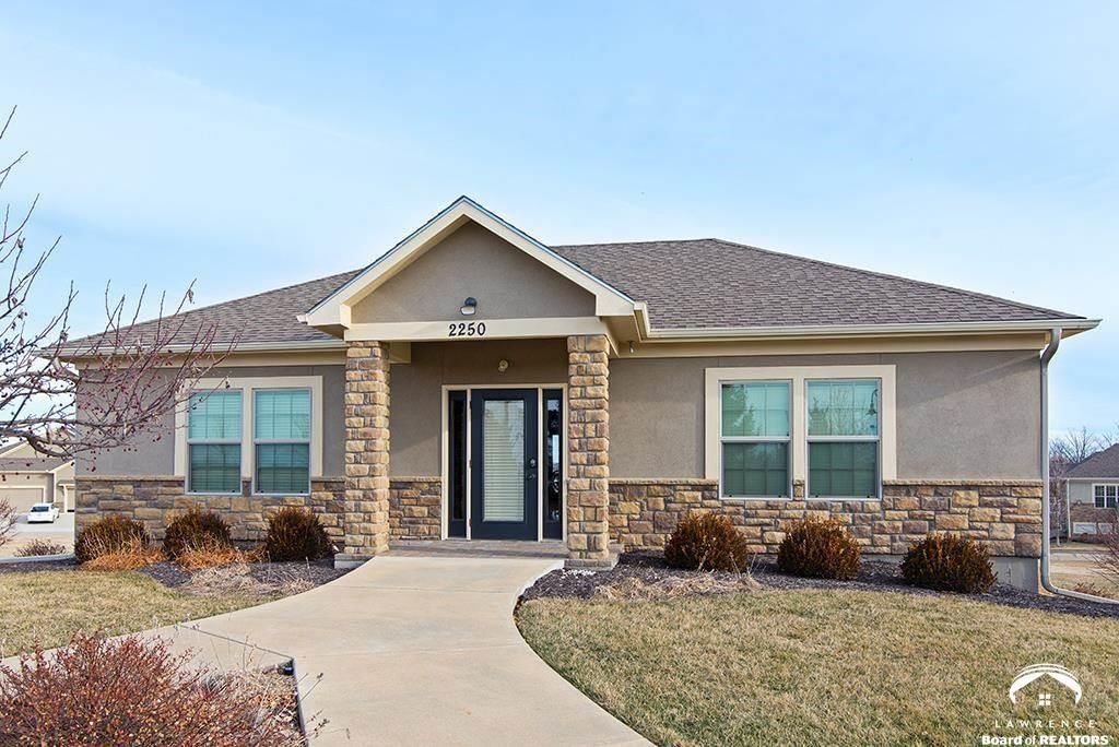 2250 Lake Pointe Drive — photo 28