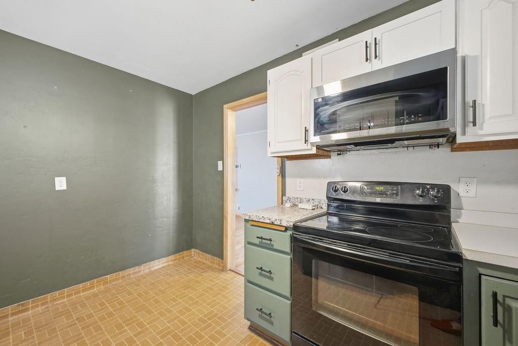 2610 Parallel Avenue — photo 12