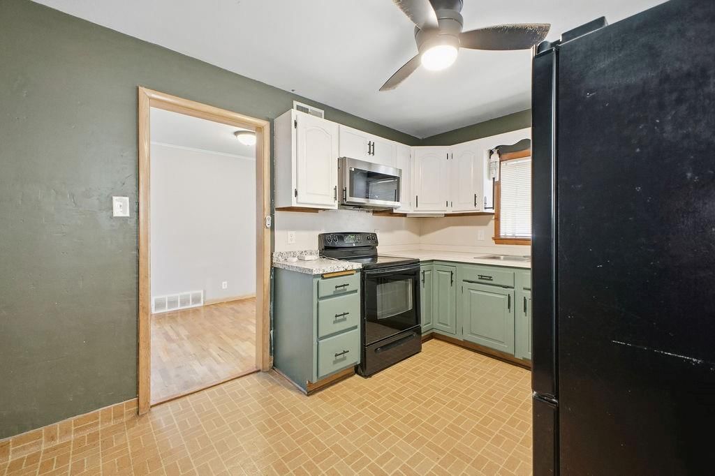 2610 Parallel Avenue — photo 14