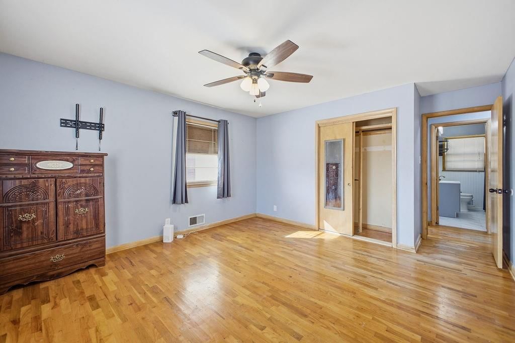 2610 Parallel Avenue — photo 17