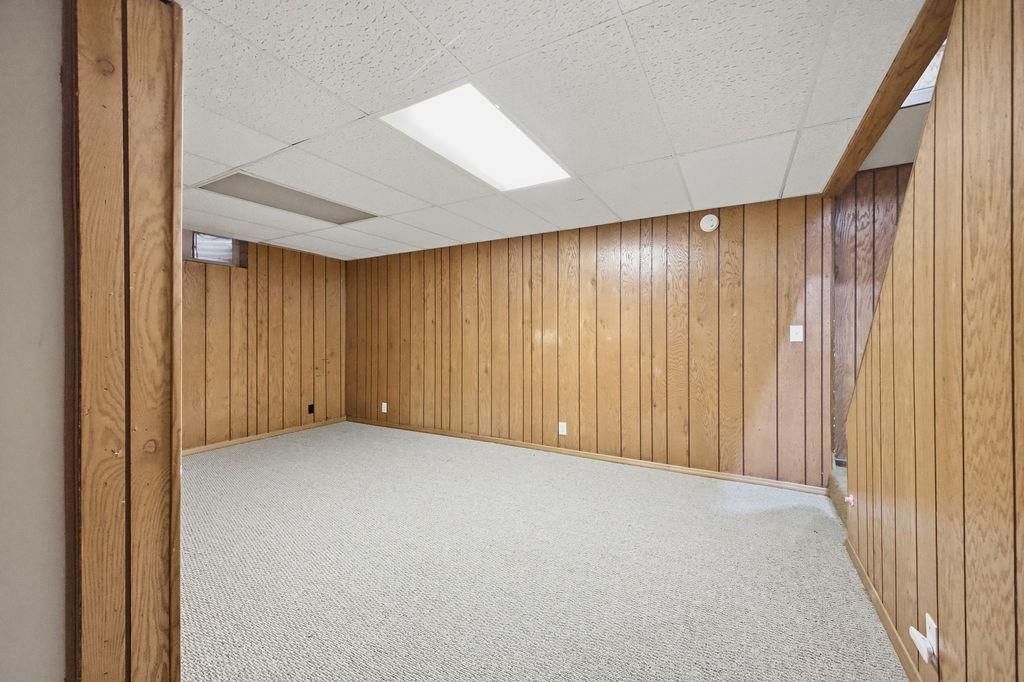 2610 Parallel Avenue — photo 26