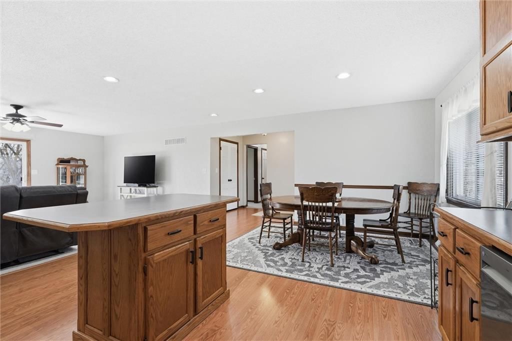 10423 NE 124th Street — photo 15