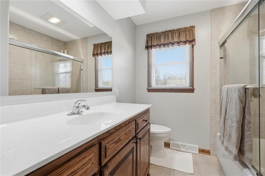10423 NE 124th Street — photo 25