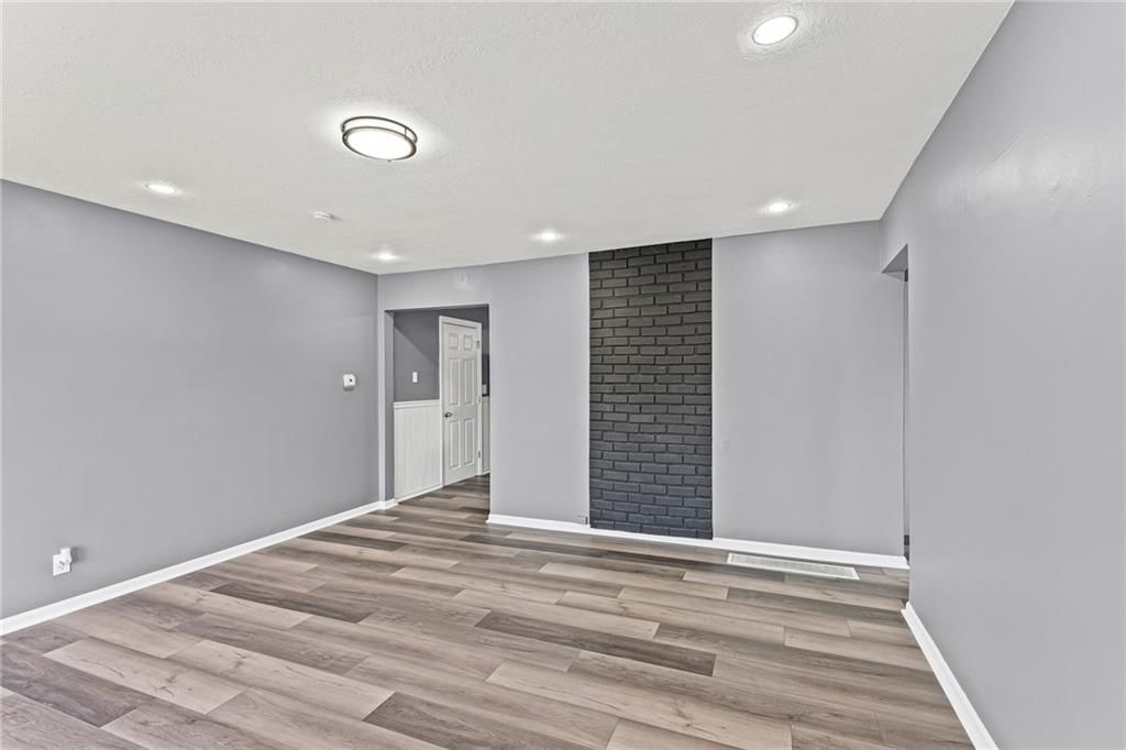 5611 Oakland Avenue — photo 4