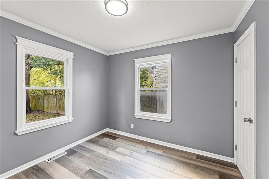 5611 Oakland Avenue — photo 14