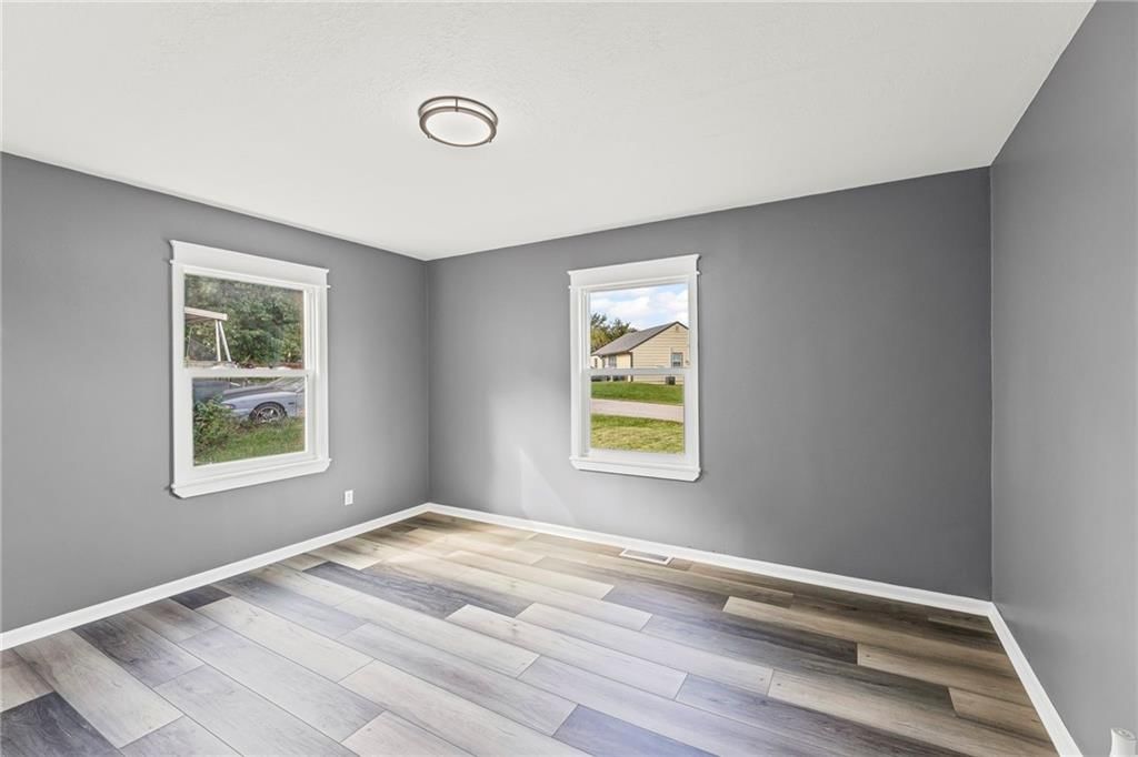 5611 Oakland Avenue — photo 15