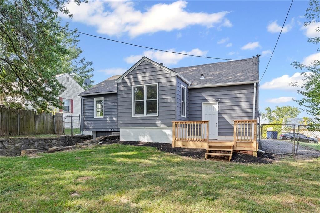 5611 Oakland Avenue — photo 23