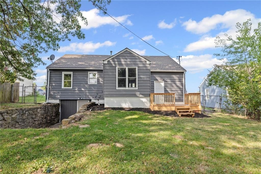 5611 Oakland Avenue — photo 24
