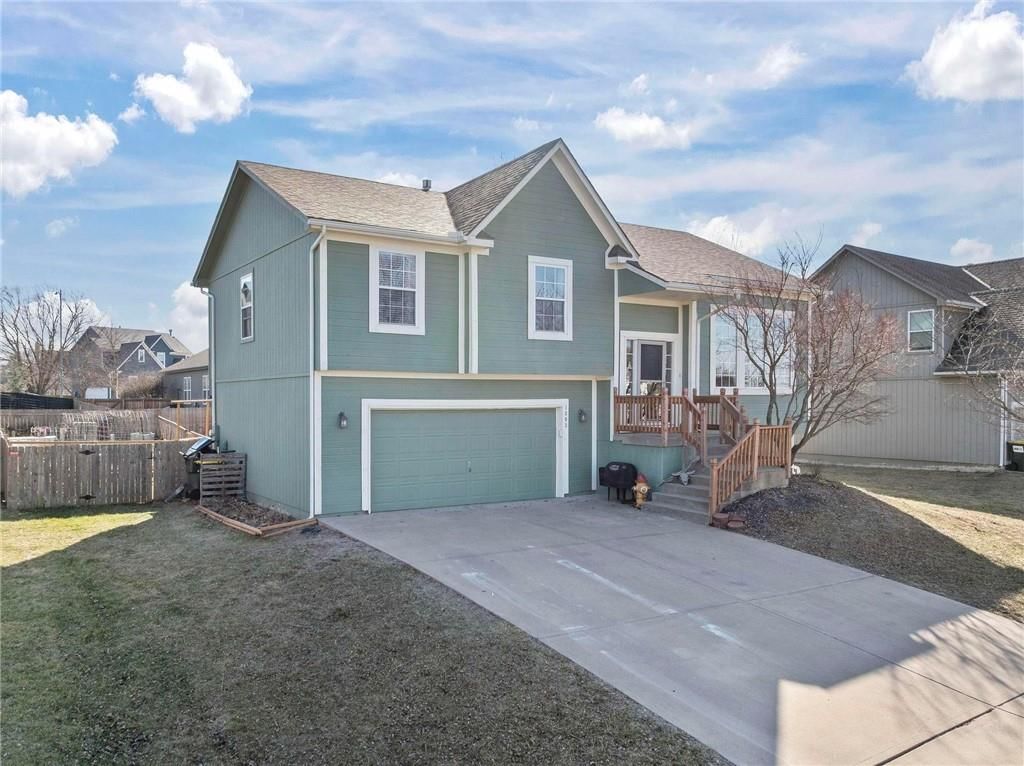 1303 N 3rd Street E, Louisburg, KS