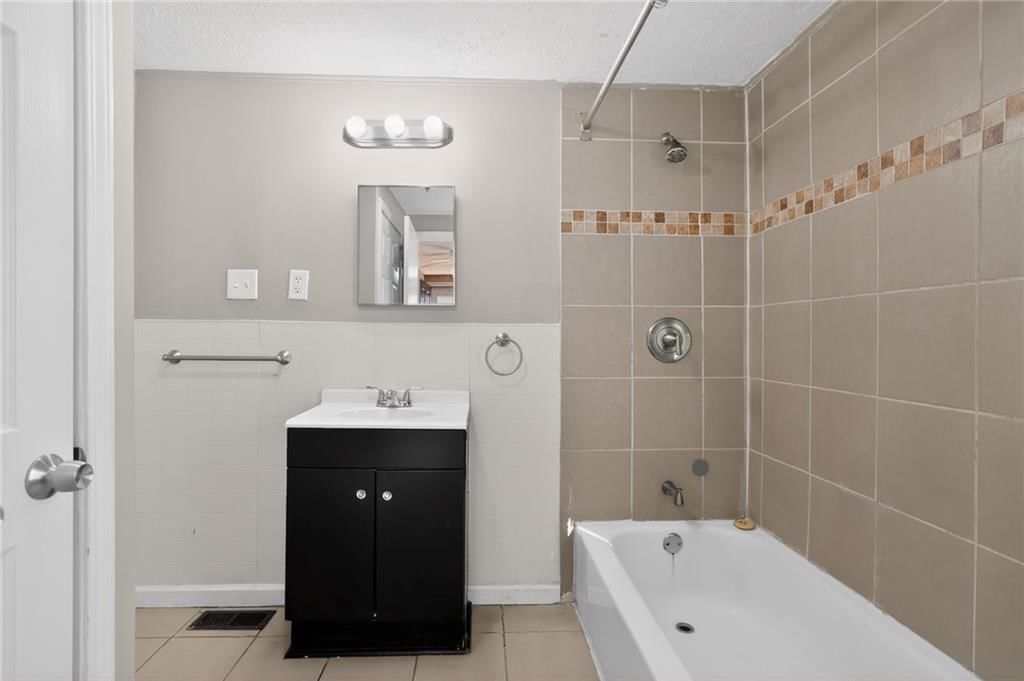 2209 S Hawthorne Avenue — photo 24