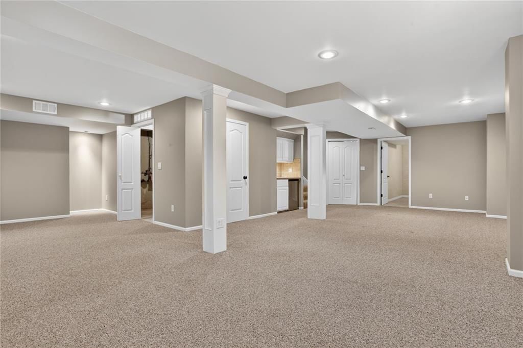 9419 W 124th Terrace — photo 32