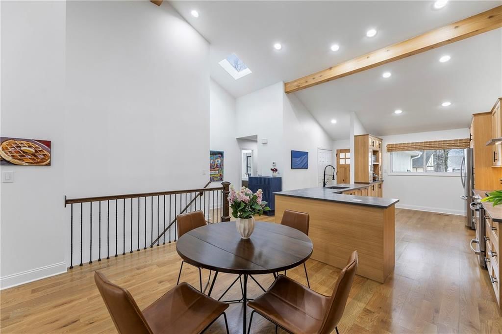 2042 Condolea Drive — photo 8