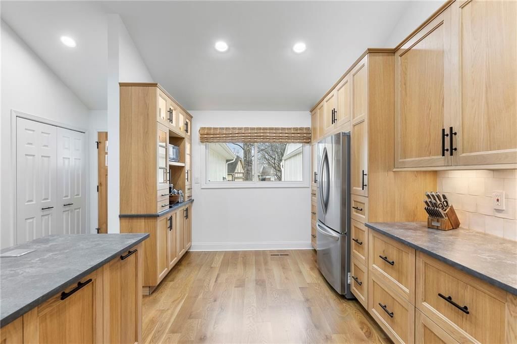 2042 Condolea Drive — photo 10