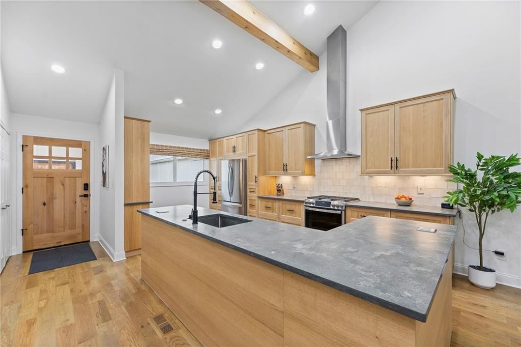 2042 Condolea Drive — photo 12