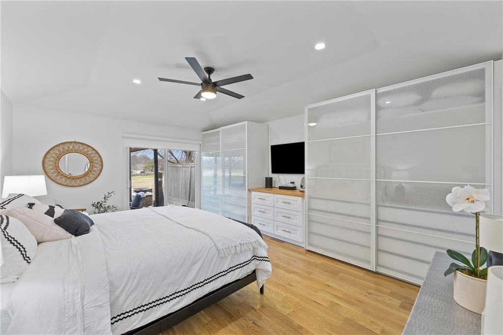 2042 Condolea Drive — photo 22