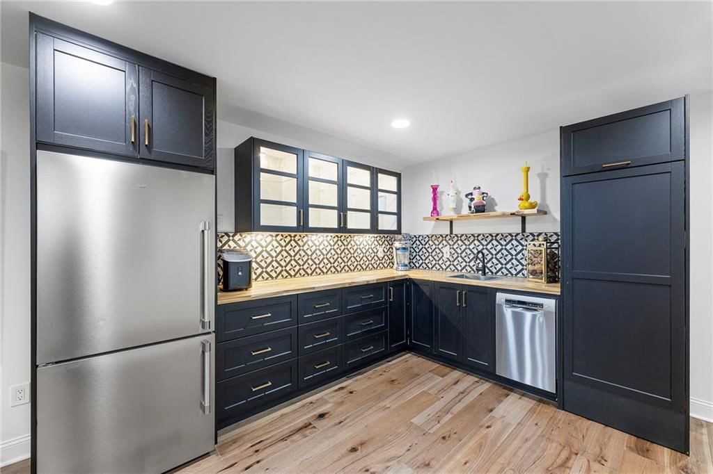 2042 Condolea Drive — photo 31