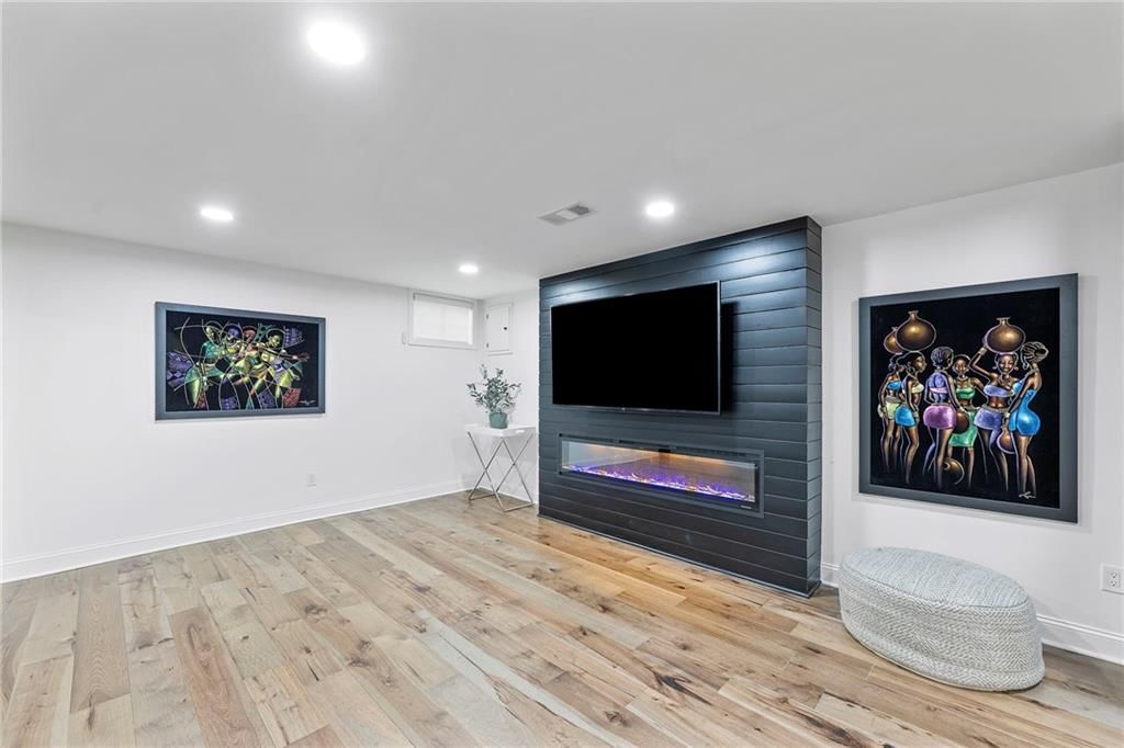 2042 Condolea Drive — photo 35