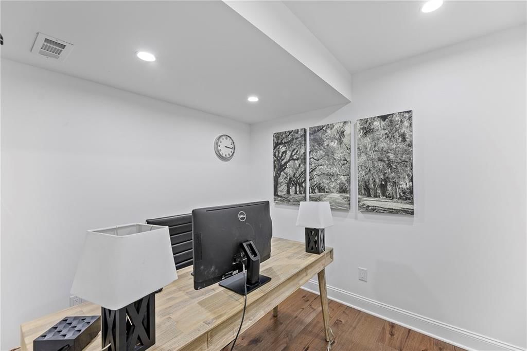 2042 Condolea Drive — photo 41
