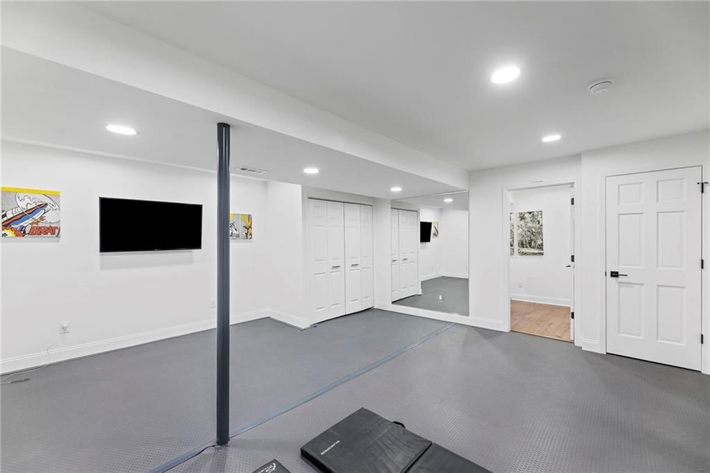 2042 Condolea Drive — photo 43