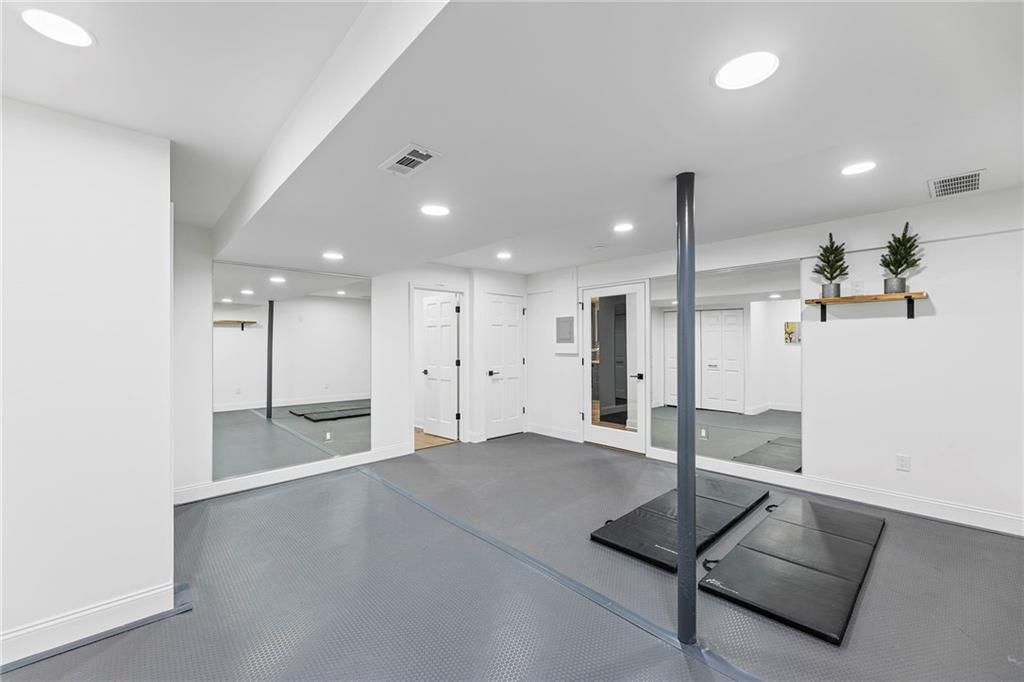 2042 Condolea Drive — photo 44