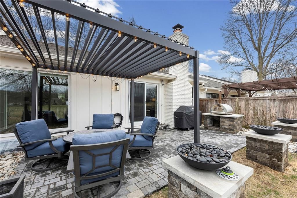 2042 Condolea Drive — photo 46