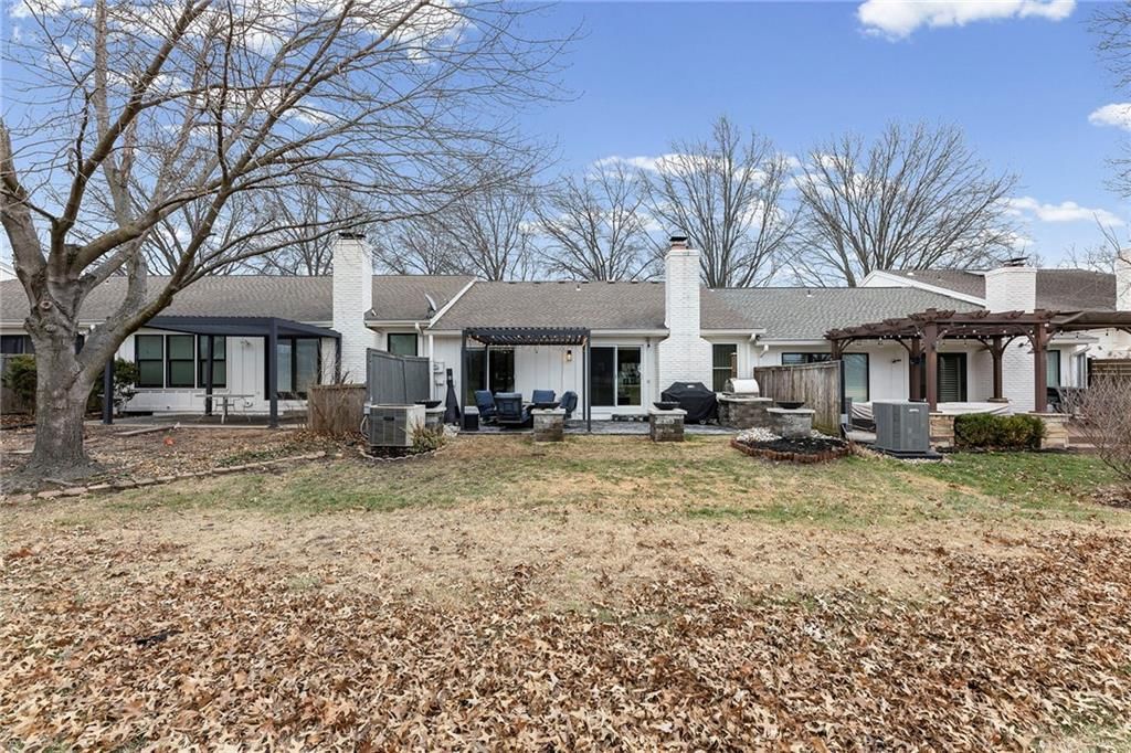 2042 Condolea Drive — photo 47