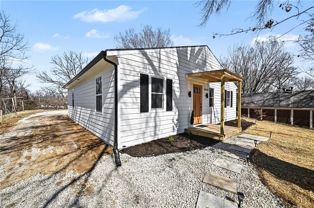 4842 Washington Avenue — photo 4