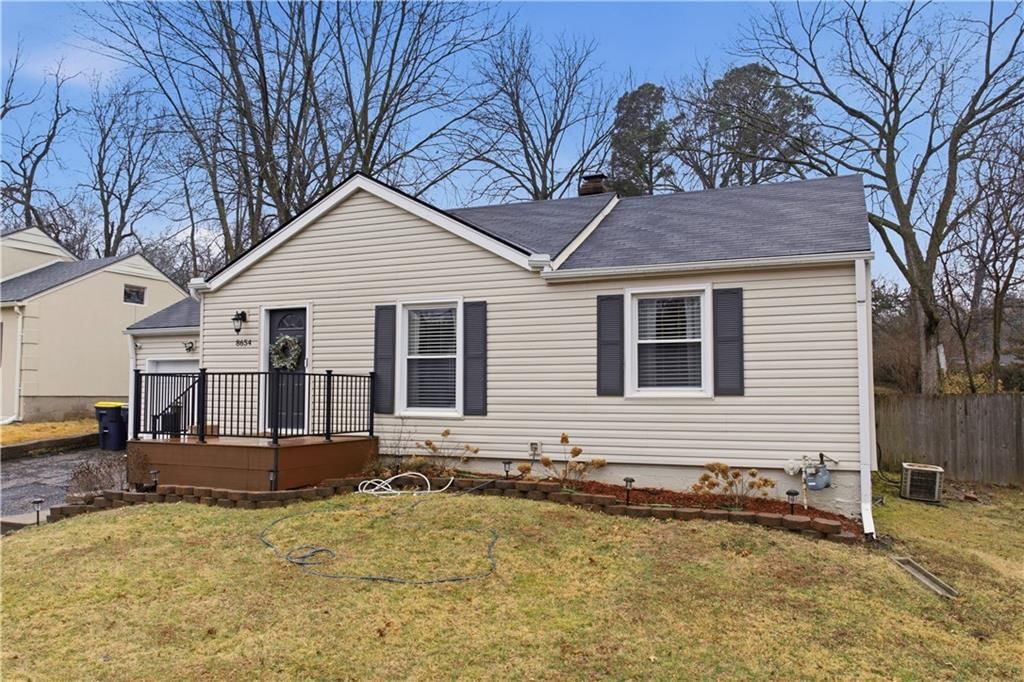 8654 Sleepy Hollow Road — photo 3