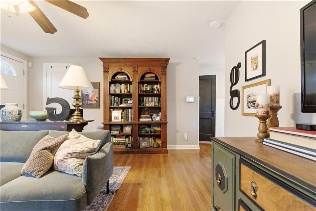 8654 Sleepy Hollow Road — photo 9