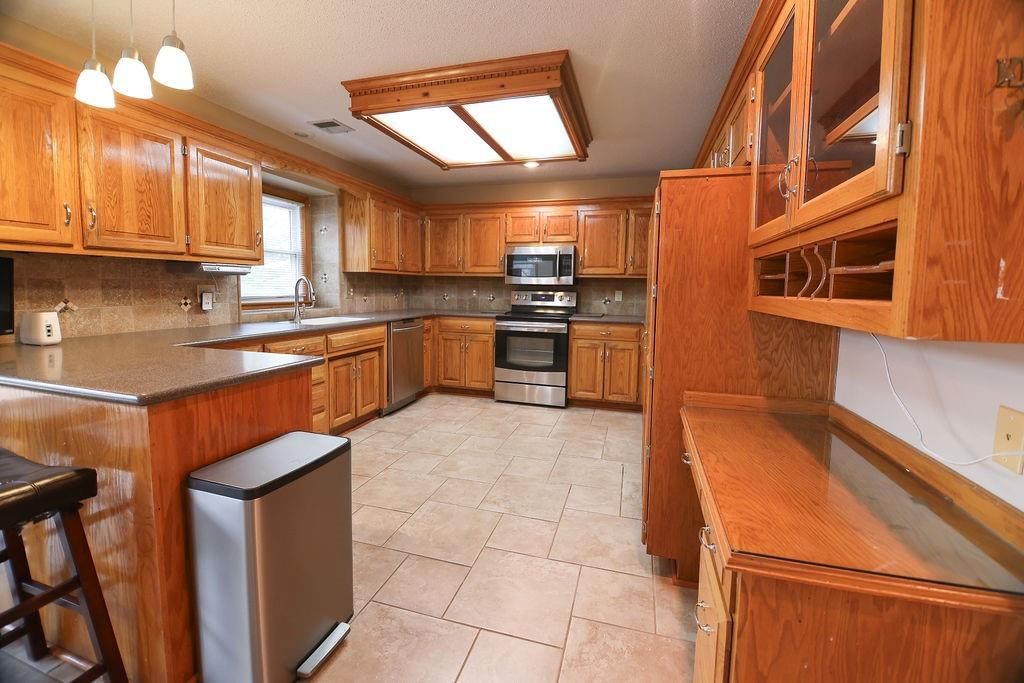 14004 W 113th Street — photo 9