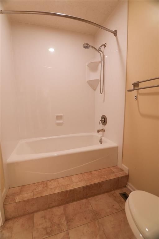 14004 W 113th Street — photo 37