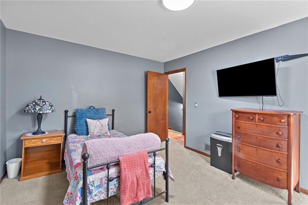 8651 N Hull Avenue — photo 16