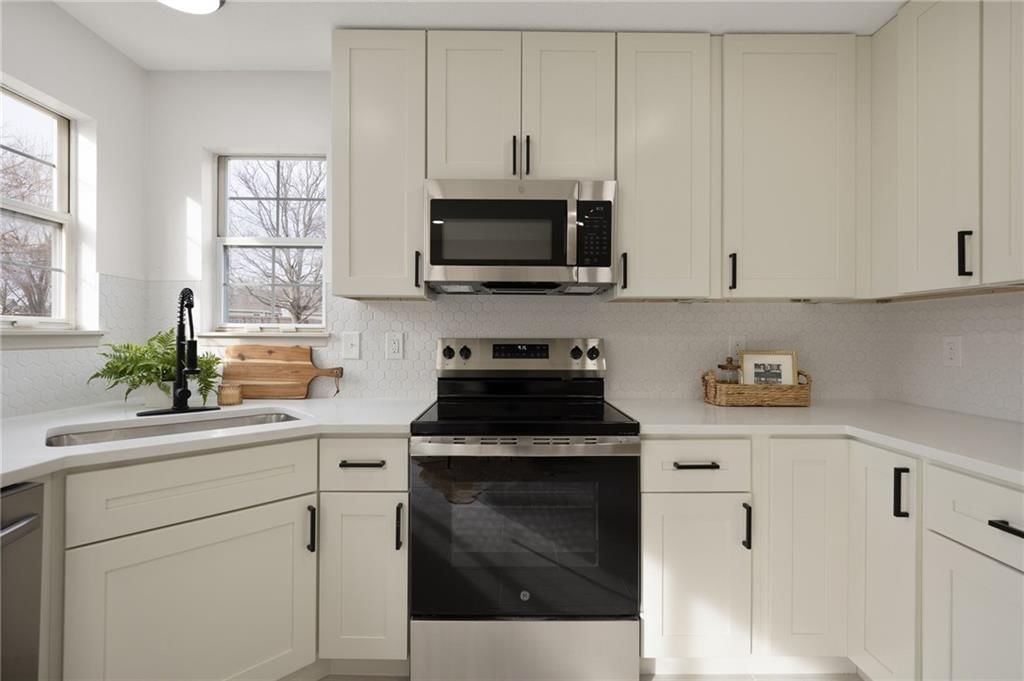 3700 NW Hidden Pointe Drive — photo 11