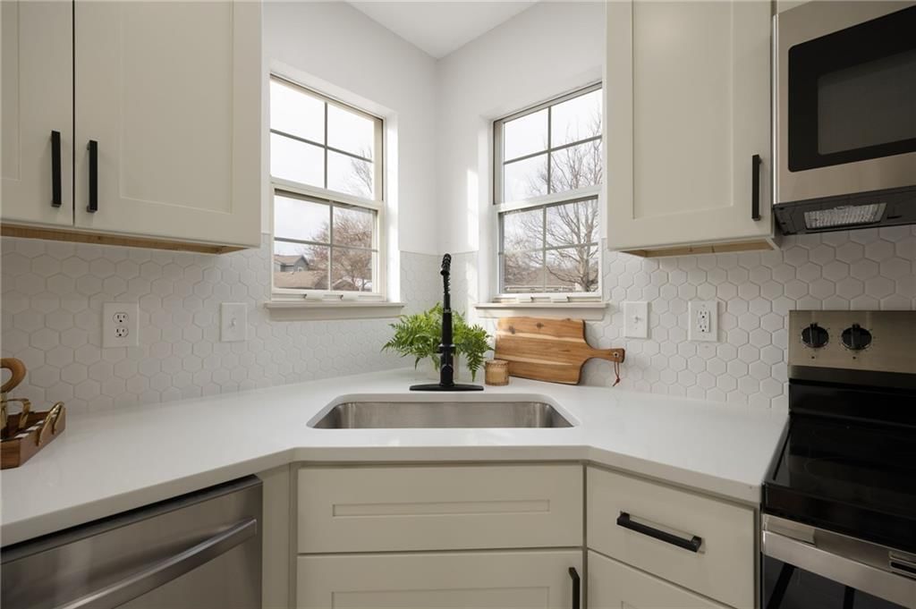 3700 NW Hidden Pointe Drive — photo 13