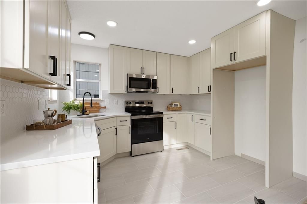 3700 NW Hidden Pointe Drive — photo 14