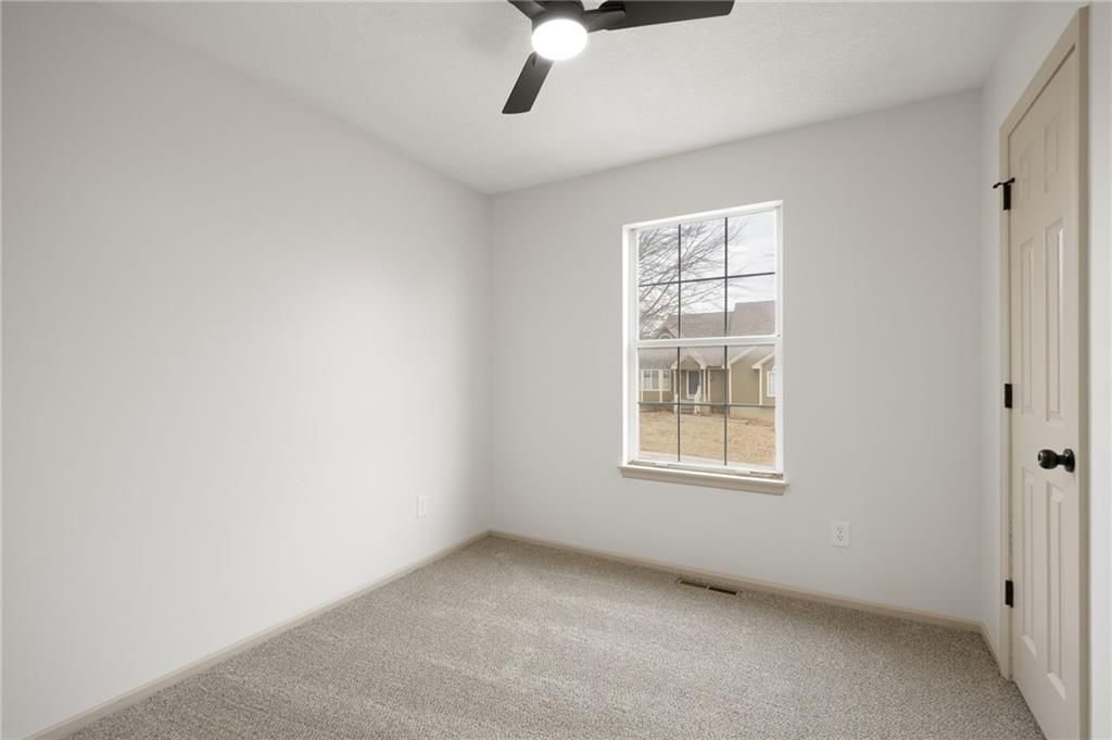 3700 NW Hidden Pointe Drive — photo 19